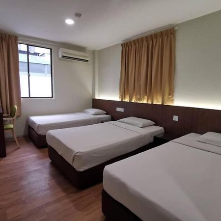 Hotel Holiday Kota Kinabalu Exterior foto