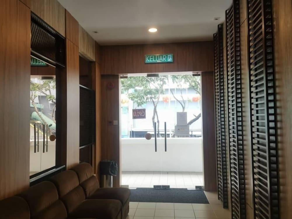 Hotel Holiday Kota Kinabalu Exterior foto