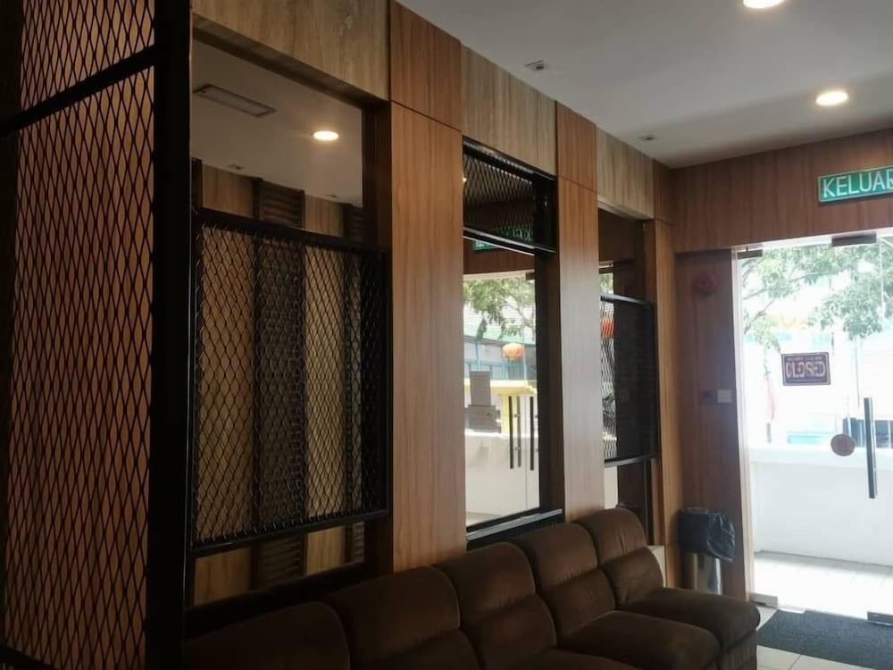 Hotel Holiday Kota Kinabalu Exterior foto